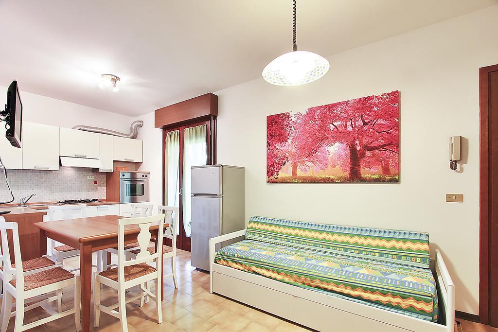 Villa Renata Lignano Sabbiadoro Ruang foto