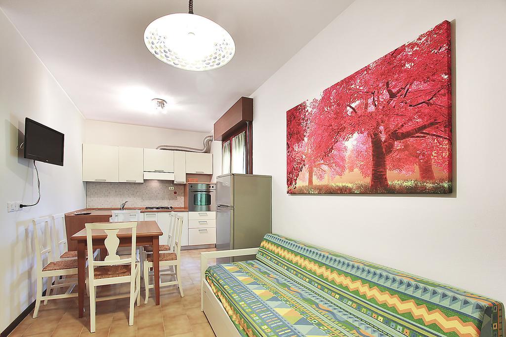 Villa Renata Lignano Sabbiadoro Ruang foto